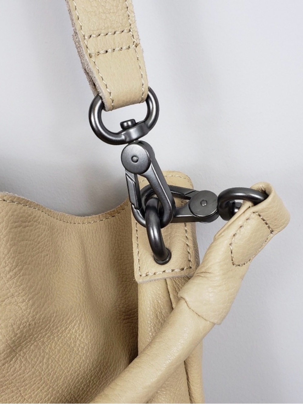 ๐๏ธ Liebeskind Soft Leather Fenja Hobo Satchel/Crossbody - Picture 7 of 9